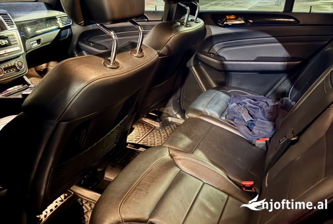 Makina ne shitje ne Elbasan, Mercedes-Benz, 2014 Diesel,Kambio Automatik Pagesa 18,000  Euro.