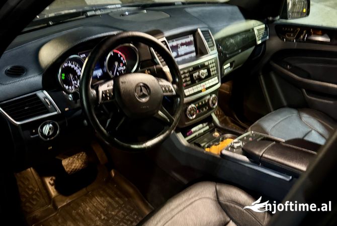 Makina ne shitje ne Elbasan, Mercedes-Benz, 2014 Diesel,Kambio Automatik Pagesa 18,000  Euro.