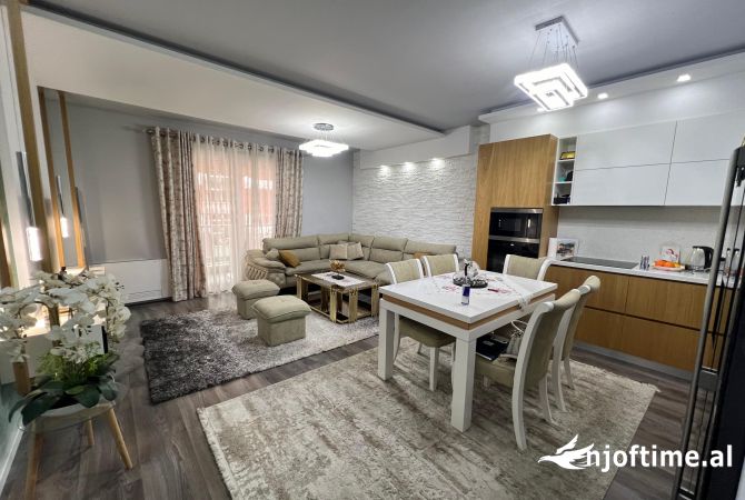 Shtepi me qera Apartament ne Tirane, 2+1, Mobilimi E mobiluar, Pagesa 650  Euro.