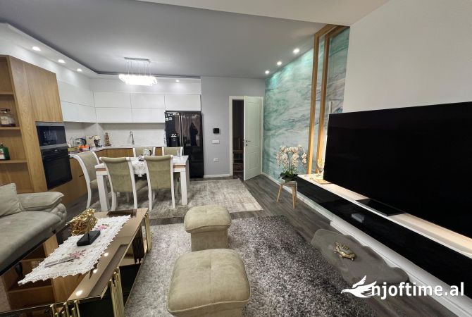 Shtepi me qera Apartament ne Tirane, 2+1, Mobilimi E mobiluar, Pagesa 650  Euro.