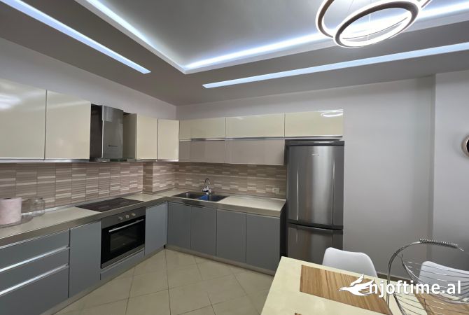 Shtepi me qera Apartament ne Tirane, 1+1, Mobilimi E mobiluar, Pagesa 420  Euro.