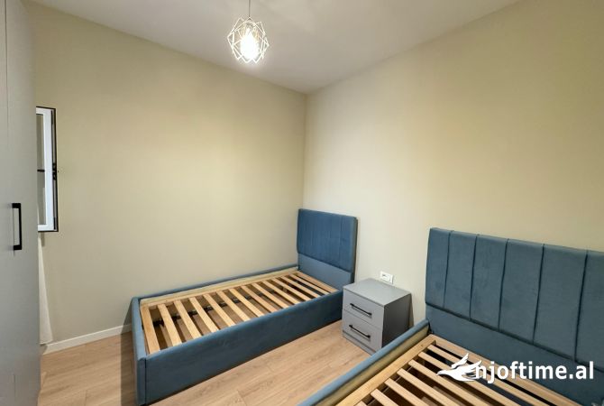 Shtepi ne shitje Apartament ne Tirane, 2+1, Mobilimi E mobiluar, Pagesa 118,000  Euro.
