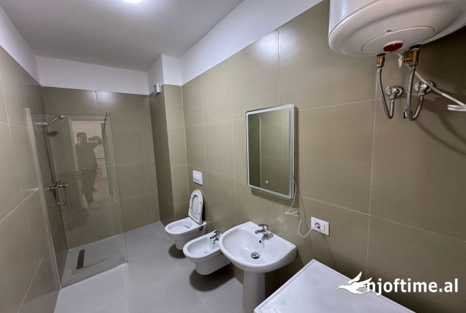 Shtepi me qera Apartament ne Tirane, 1+1, Mobilimi E mobiluar, Pagesa 400  Euro.
