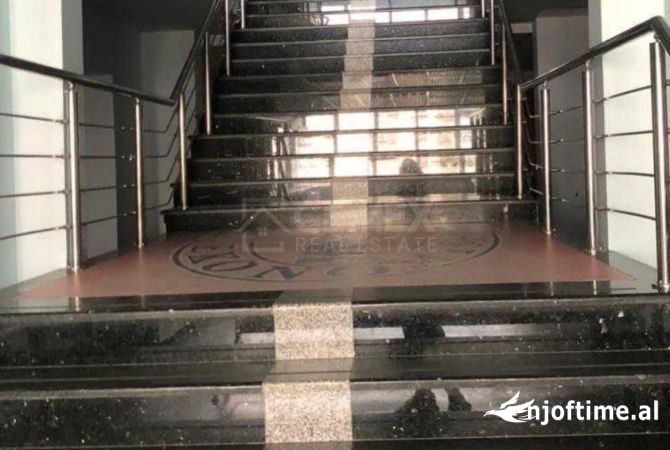 Ambient biznesi me qera 5+1 ne Tirane - 12,000 Euro