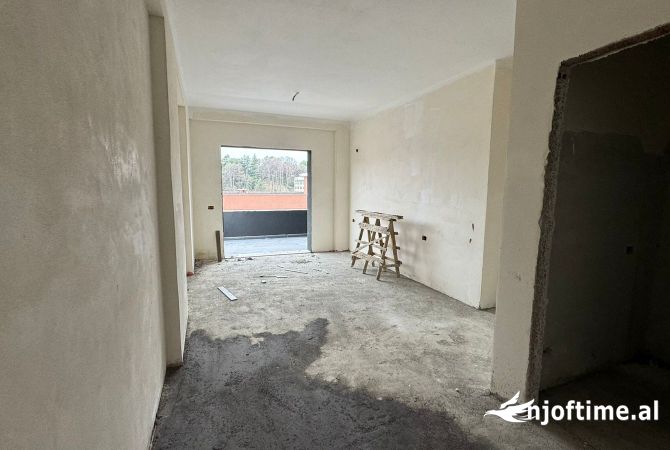 Shtepi ne shitje Apartament ne Tirane, 2+1, Mobilimi Bosh, pa mobiluar, Pagesa 207,700  Euro.