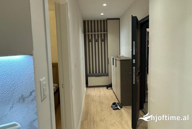 Shtepi ne shitje Apartament ne Tirane, 1+1, Mobilimi E mobiluar, Pagesa 120,000  Euro.