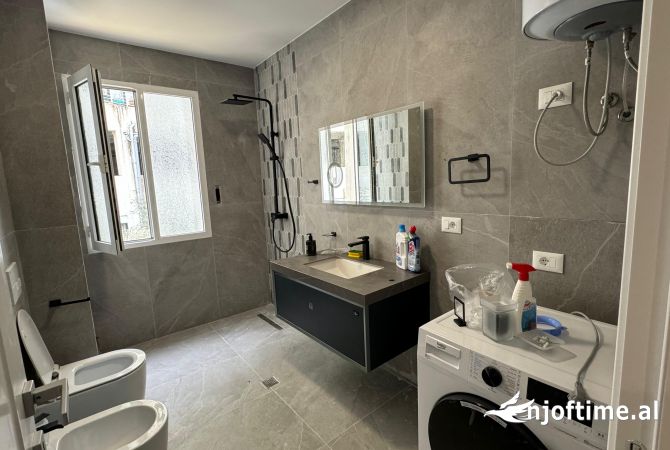 Shtepi ne shitje Apartament ne Tirane, 1+1, Mobilimi E mobiluar, Pagesa 120,000  Euro.