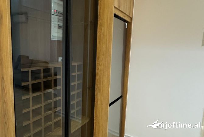 Shtepi ne shitje Apartament ne Tirane, 1+1, Mobilimi E mobiluar, Pagesa 120,000  Euro.