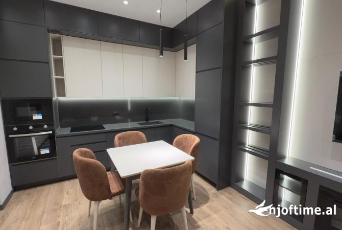 Shtepi me qera Apartament ne Tirane, 1+1, Mobilimi E mobiluar, Pagesa 1,000  Euro.