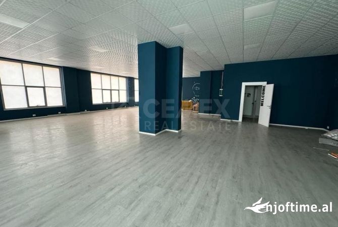 Ambient biznesi ne shitje 3+1 ne Tirane - 647,900 Euro