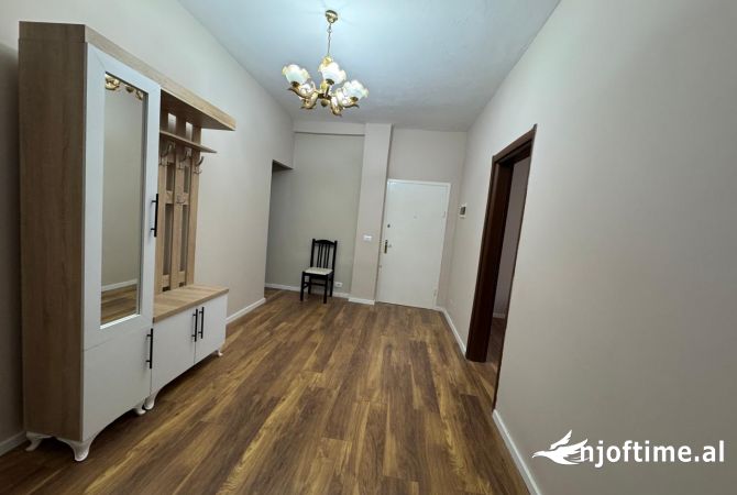 Shtepi me qera Apartament ne Tirane, 2+1, Mobilimi E mobiluar, Pagesa 650  Euro.