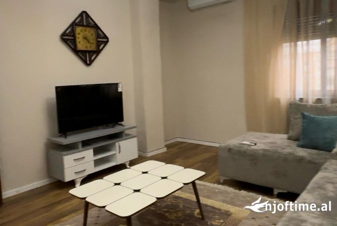 Shtepi me qera 2+1 ne Tirane - 650 Euro