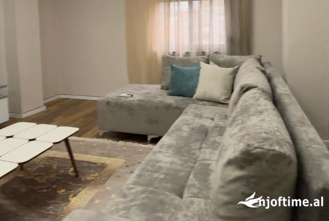 Shtepi me qera 2+1 ne Tirane - 650 Euro