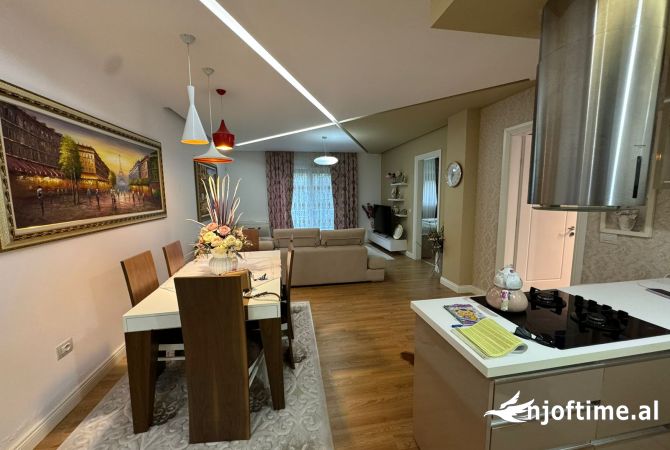Shtepi ne shitje Apartament ne Tirane, 2+1, Mobilimi Bosh, pa mobiluar, Pagesa 225,000  Euro.