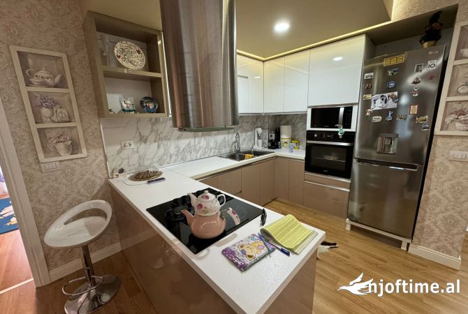 Shtepi ne shitje Apartament ne Tirane, 2+1, Mobilimi Bosh, pa mobiluar, Pagesa 225,000  Euro.