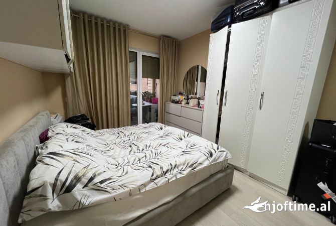 Shtepi ne shitje Apartament ne Tirane, 2+1, Mobilimi E mobiluar, Pagesa 205,000  Euro.