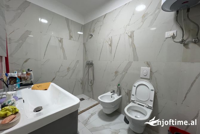 Shtepi ne shitje Apartament ne Tirane, 2+1, Mobilimi E mobiluar, Pagesa 205,000  Euro.