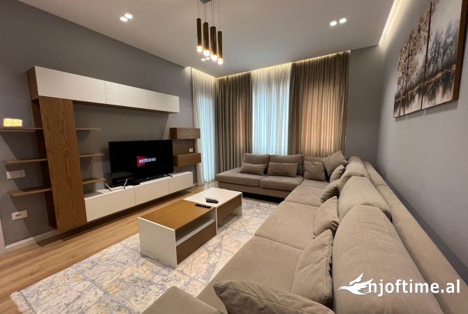 Shtepi me qera 3+1 ne Tirane - 1,650 Euro