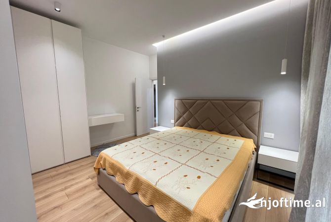 Shtepi me qera Apartament ne Tirane, 3+1, Mobilimi E mobiluar, Pagesa 1,650  Euro.