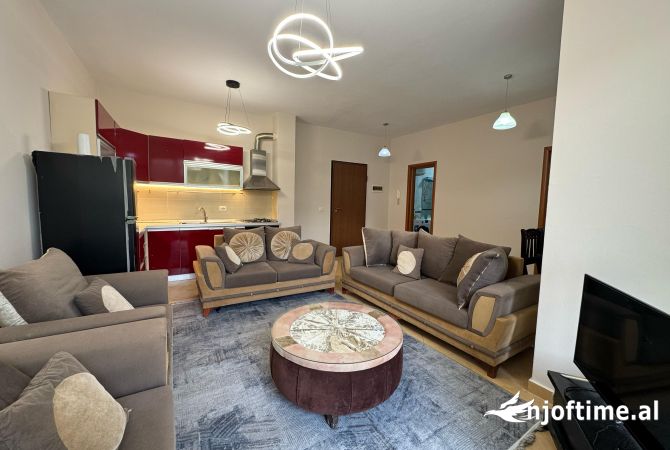 Shtepi me qera 2+1 ne Tirane - 570 Euro