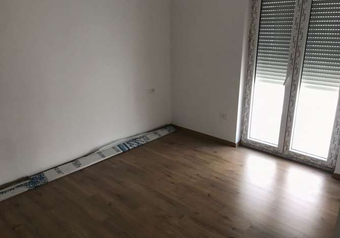 Shtepi me qera Apartament ne Tirane, 2+1, Mobilimi Bosh, pa mobiluar, Pagesa 800  Euro.