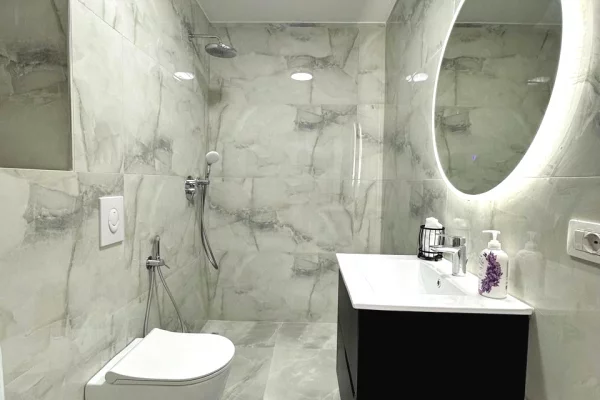 Shtepi me qera Apartament ne Tirane, 1+1, Mobilimi E mobiluar, Pagesa 1,000  Euro.