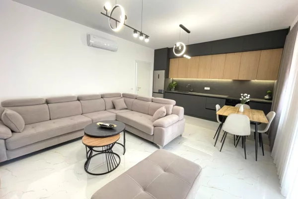 Shtepi me qera 2+1 ne Tirane - 700 Euro