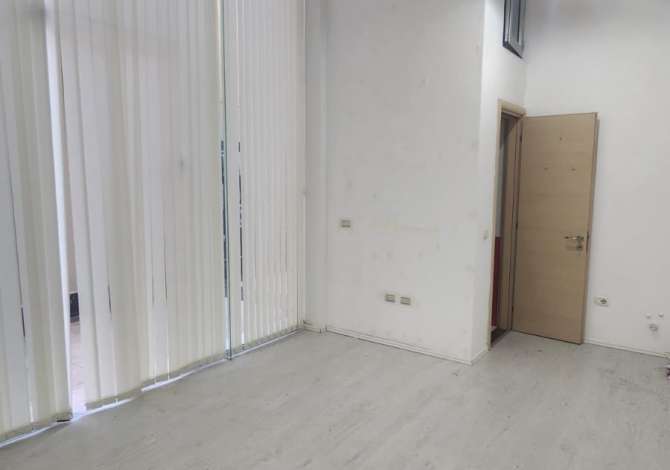 Ambient biznesi me qera 1+1 ne Tirane - 30,000 Leke