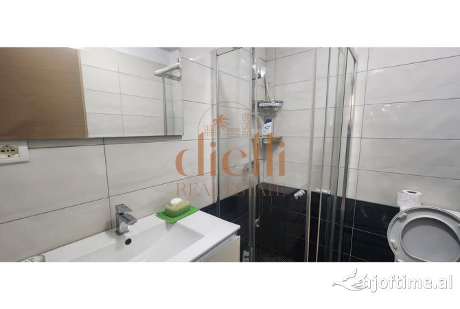 Shtepi ne shitje Apartament ne Tirane, 2+1, Mobilimi E mobiluar, Pagesa 135,000  Euro.