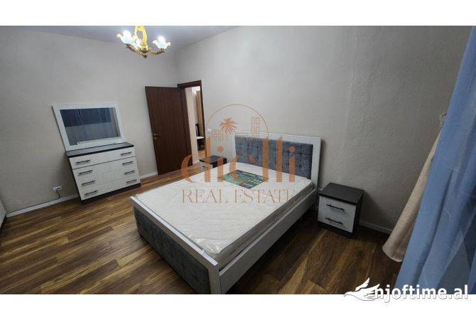 Shtepi me qera 2+1 ne Tirane - 650 Euro