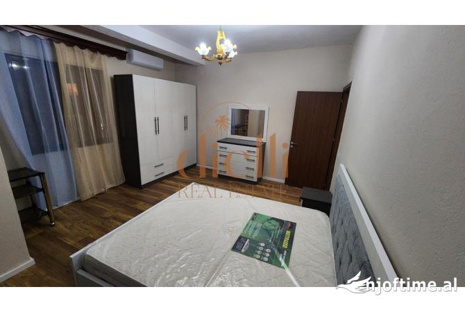 Shtepi me qera 2+1 ne Tirane - 650 Euro