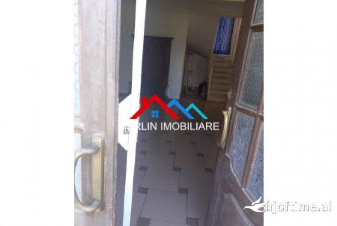 Shtepi me qera 2+1 ne Tirane - 450 Euro