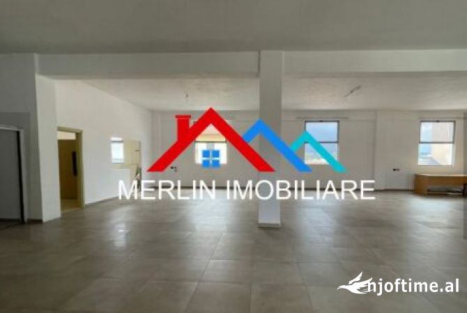 Ambient biznesi me qera 3+1 ne Tirane - 1,200 Euro