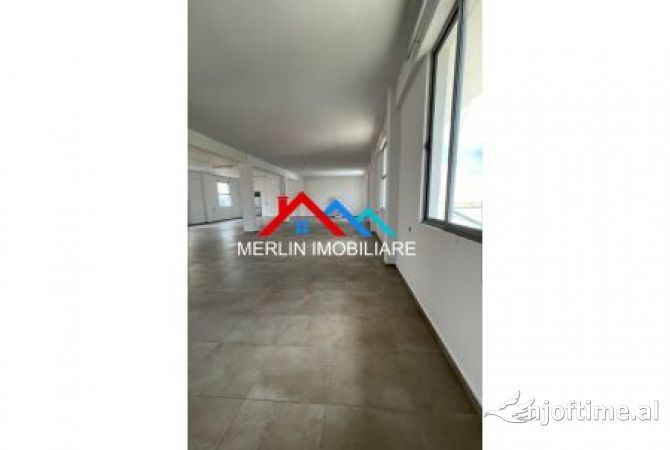 Ambient biznesi me qera 3+1 ne Tirane - 1,200 Euro