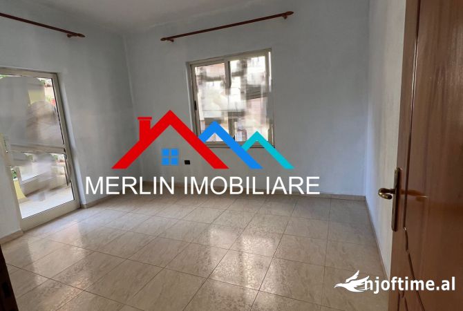 Ambient biznesi me qera 3+1 ne Tirane - 1,200 Euro