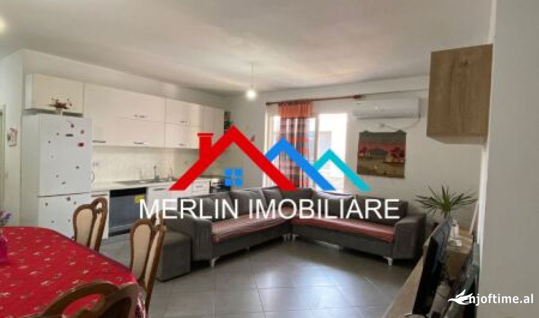 Shtepi ne shitje Apartament ne Tirane, 2+1, Mobilimi E mobiluar, Pagesa 155,000  Euro.