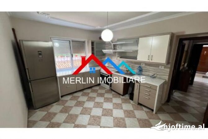 Shtepi me qera 2+1 ne Tirane - 600 Euro
