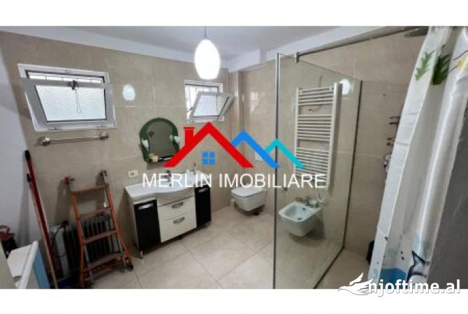 Shtepi me qera Apartament ne Tirane, 2+1, Mobilimi E mobiluar, Pagesa 600  Euro.