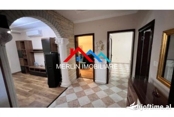 Shtepi me qera Apartament ne Tirane, 2+1, Mobilimi E mobiluar, Pagesa 600  Euro.