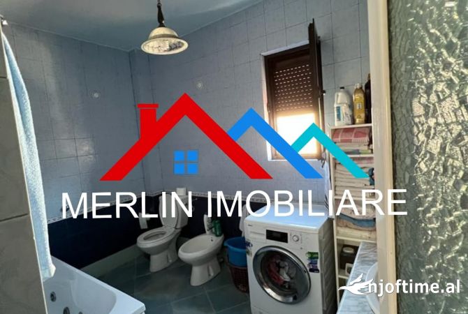 Shtepi ne shitje Apartament ne Tirane, 2+1, Mobilimi E mobiluar, Pagesa 165,000  Euro.