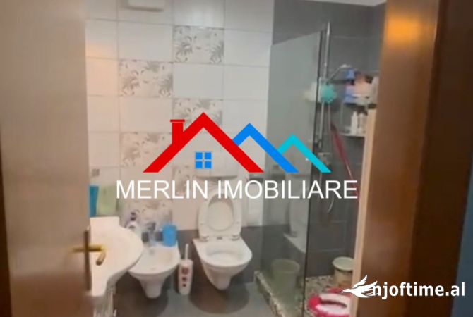 Shtepi ne shitje Apartament ne Tirane, 2+1, Mobilimi E mobiluar, Pagesa 240,000  Euro.