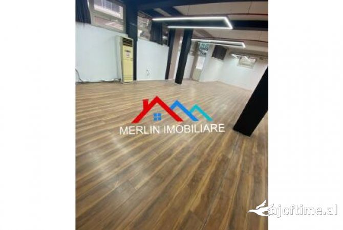Ambient biznesi me qera 1+1 ne Tirane - 250,000 Leke