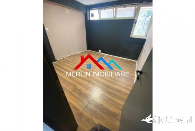 Ambient biznesi me qera 1+1 ne Tirane - 250,000 Leke