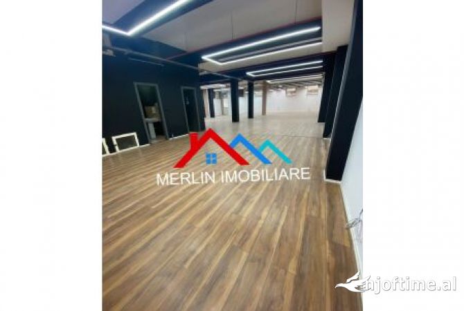 Ambient biznesi me qera 1+1 ne Tirane - 250,000 Leke