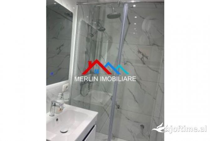 Shtepi ne shitje Apartament ne Tirane, Garsoniere, Mobilimi E mobiluar, Pagesa 330,000  Euro.