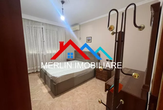 Shtepi me qera Apartament ne Tirane, 1+1, Mobilimi E mobiluar, Pagesa 650  Euro.
