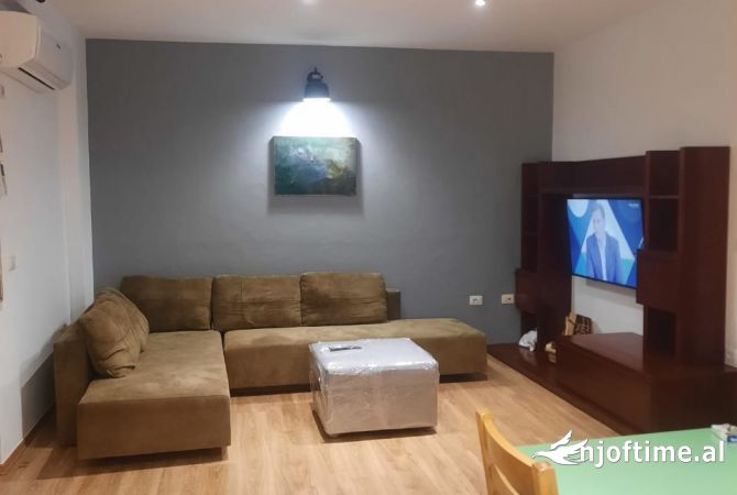 Shtepi me qera 2+1 ne Tirane - 499 Euro