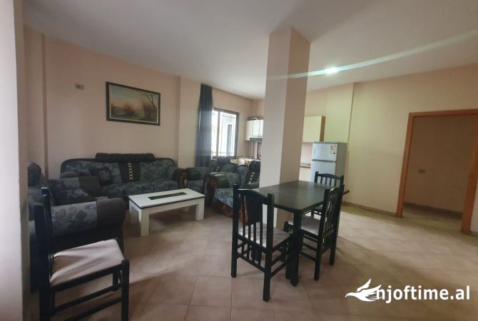 Shtepi me qera 2+1 ne Tirane - 400 Euro