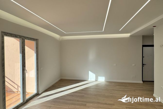 Shtepi ne shitje Apartament ne Tirane, 1+1, Mobilimi Bosh, pa mobiluar, Pagesa 120,000  Euro.