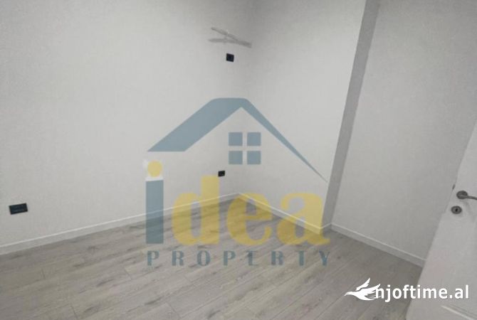 Ambient biznesi me qera 3+1 ne Tirane - 1,300 Euro